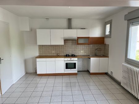 Location Maison 5 pièces 110m² COGNAC 16100 - Photo 3