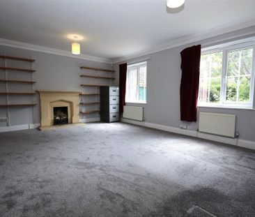 4 bedroom detached house to rent - Photo 2