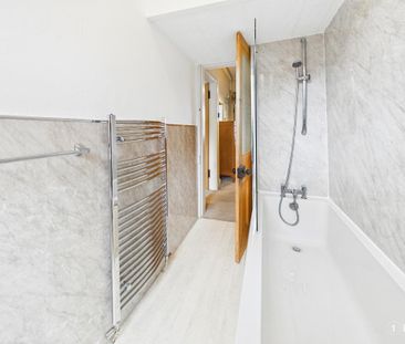 2 bedroom flat to rent - Photo 3