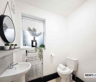 Manor Court Road, Nuneaton, CV11 5HG - Photo 3