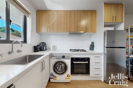 6/10 Empire Street, Footscray - Photo 3