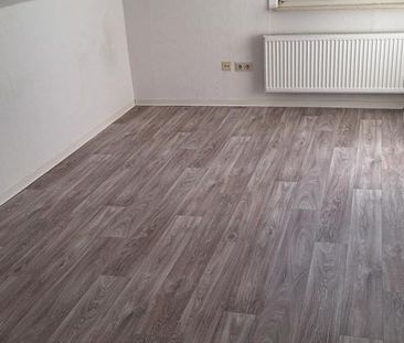 Smarte Obergeschosswohnung für Singles in Weener im Erholungsgebiet ! - Photo 2