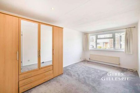 Knoll Crescent, Northwood, HA6 - Photo 2