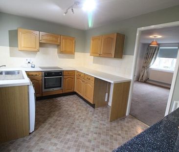 2 bedroom semi-detached house to rent - Photo 4