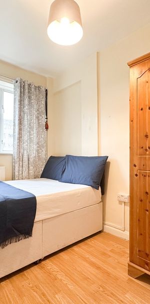 Room in a Shared Flat, Templar House, NW2 - Photo 1