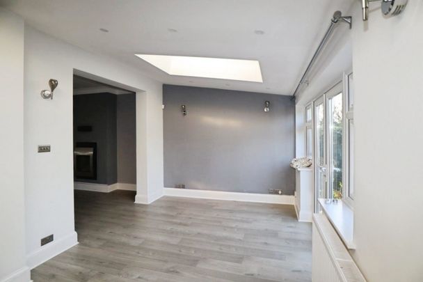 3 bedroom House To Let Total Size: 1217 SQ FT - Photo 1