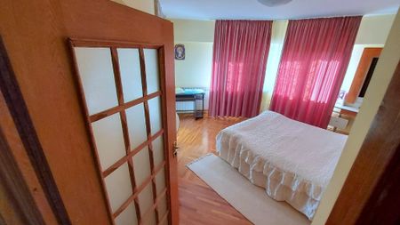 Apartament 3 camere , CENTRAL - ,INDEPENDENTEI - Photo 2