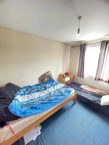 4 bedroom semi-detached house to rent - Photo 4