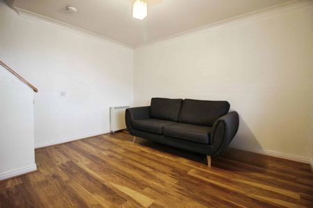 Barnum Court, Swindon, Swindon, SN2 - Photo 3