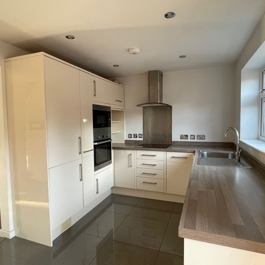 2 Bed End Terrace, Birkin Street, BS2 - Photo 1