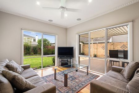 **UNDER APPLICATION NO MORE FURTHER INSPECTIONS**SPACIOUS FAMILY HOME IN A GREAT LOCATION! - Photo 5