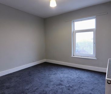 Newly Refurbished 3-Bedroom End Terrace in Popular Royston Location - Photo 4