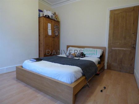 3 bedroom terraced house to rent - Photo 4