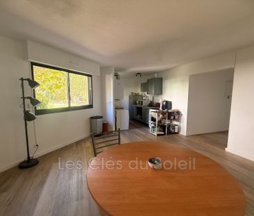 Location Appartement 2 pièces 50m² HYERES 83400 - Photo 1