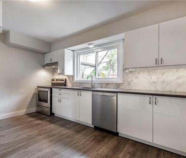 2373 BARCLAY Road, Burlington, Ontario, L7R2B7 - Photo 6