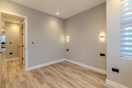 Stunning Recently Converted Ground Floor Maisonette with Smart Home Technology N20 0HD - Photo 4