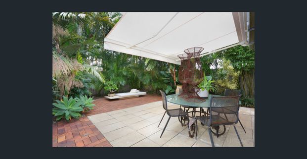 LOVELY SPACIOUS FAMILY HOME! CONVENIENT TO SCHOOLS & CLOSE TO AMENTIES - Photo 1