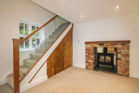 3 bedroom detached house to rent - Photo 4