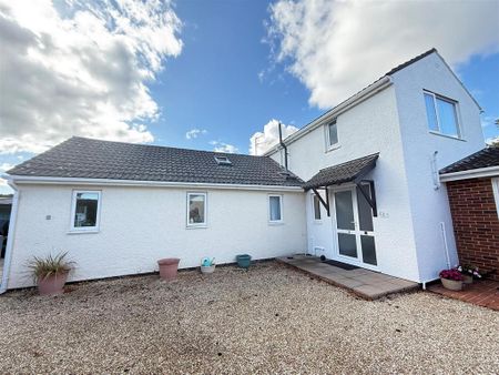 2 bedroom semi-detached house to rent - Photo 2