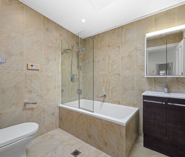 Freestanding Croydon Home with Character, Light & Space - Photo 6