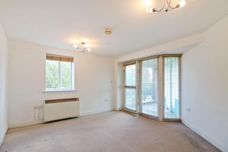 2 bedroom flat to rent - Photo 2