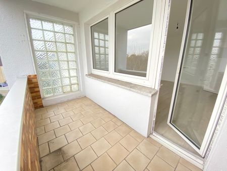 Schöne 3 Zimmerwohnung mit Balkon - Foto 2