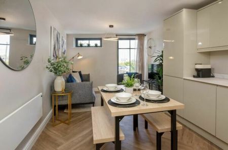 Flat 4, Crescent Court, Blossom Street - Photo 4