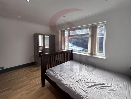 Ballater Close, LE5, Leicester - Photo 4