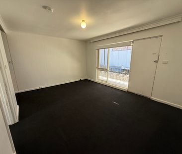 "Essendon Lifestyle Made Easy – Power and Water Included" - Photo 6