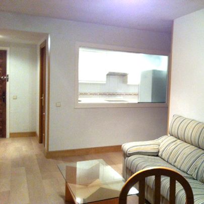 Apartamento de alquiler en Madrid junto Carretera de Canillas, Hortaleza - Photo 1