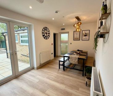 1 bedroom in a house share to rent - Photo 2