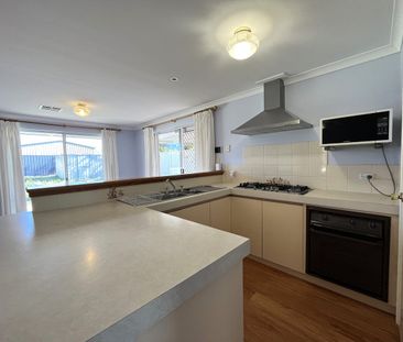 19 Woodley Road, Glen Iris, WA 6230 - Photo 4