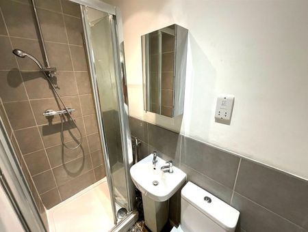 Room 3, St. Marys Road, Doncaster - Photo 2