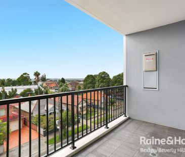 Luxury & Convenience Combined - Boutique One Bedroom Apartment! - Photo 6