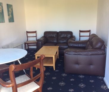 39, Eastfield Crescent - Photo 2