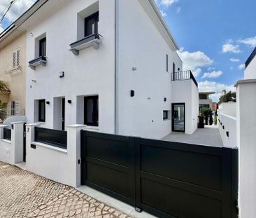 Luxury Villa for rent in Lisbon - Photo 2