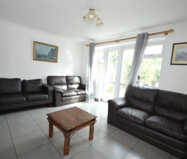 6 bedroom Semi-detached house to rent - Photo 2