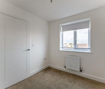 3 bedroom semi-detached house to rent - Photo 4