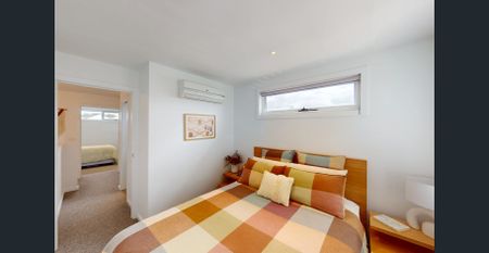 Modern Footscray Living Behind the Iconic Pink Door! - Photo 4