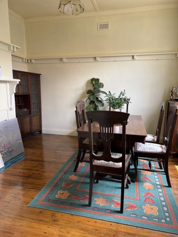 Centre of Town - Photo 3