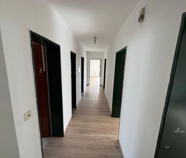 4-Zimmer-Wohnung mit Balkon, Garten, Garage und Stellplatz - Photo 1