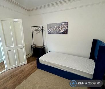 3 bedroom end of terrace house to rent - Photo 5