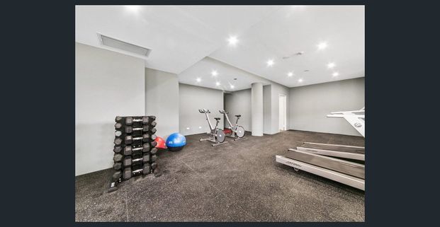 ULTRA MODERN APARTMENT - Photo 1