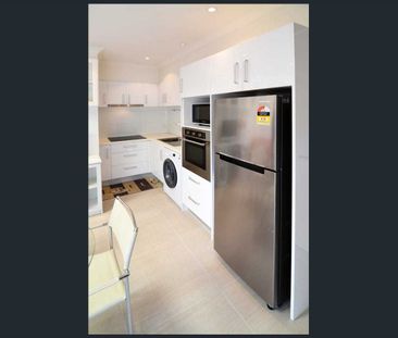 Low maintenance living! - Photo 3