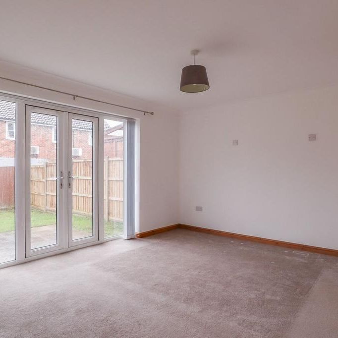 3 bedroom end of terrace house to rent - Photo 1