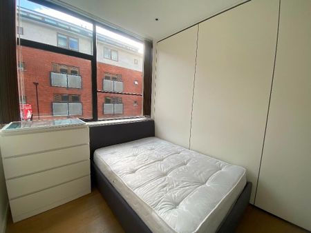 2 Bed Flat, Long Street, E2 - Photo 3