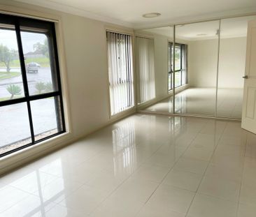 Well Presented 3 Bedroom Family Home Close to All Local Amenities! - Photo 3