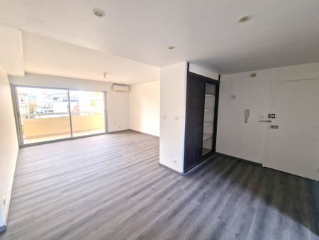 Location Appartement 3 pièces 71m² MONTELIMAR 26200 - Photo 2