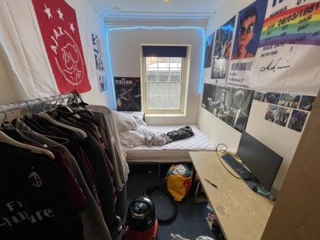 1 bedroom in a house share to rent - Photo 2