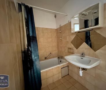 Location Appartement 2 pièces 53m² CARPENTRAS 84200 - Photo 2